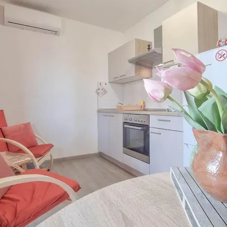 Studio Fur 2 Personen Ca 28 Qm In Novigrad, Istrien Istrische Riviera Апартаменты Новиград